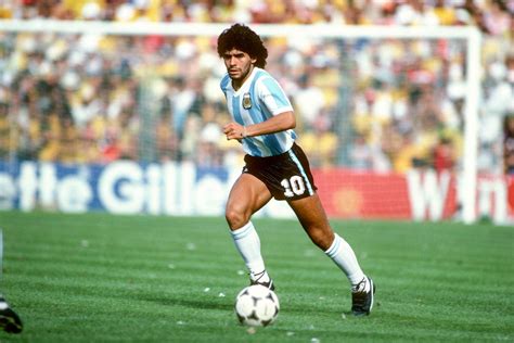 Diego Maradona Football Legend Dies Aged 60 Guinness World Records