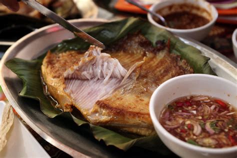 Menerusi pencarian syarikat dengan suruhanjaya syarikat malaysia, restoran raj's banana leaf dimiliki oleh syarikat intercompass sdn. Sambal Stingray in Banana Leaf Recipe - NYT Cooking