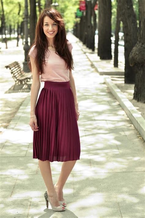 Women Wearing Mid Length Pleated Skirts Pleated Skirt