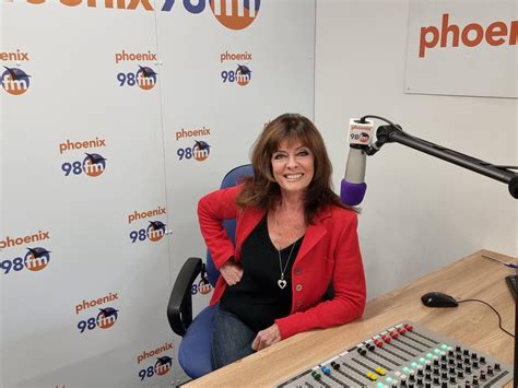 Vicki Michelles Music Mix Show 109 Linda Regan Phoenix Fm