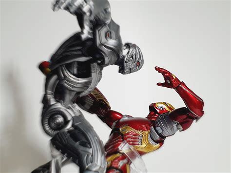 Iron Man Vs Ultron Ractionfigures