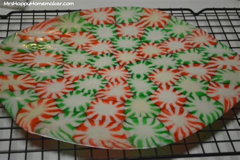 5 minute candy cane fudge from barefeet kitchen looks so easy to make and great for the holidays! Making Holiday Decorations With Peppermint Candy - 25 ...