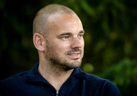 He began his career with afc ajax academy from where he later signed his. Wesley Sneijder eist maatregelen tegen jeugdclub na ...