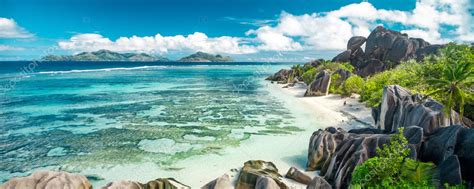 Beautiful Beach Of Seychelles — Stock Photo © Kbarzycki 125357064