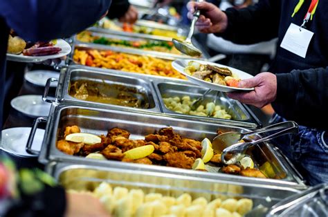 How To Pick Food Catering Services - Vinil Restaurant