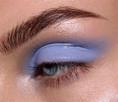 MAKEUP TREND DISSECTION: GLOSSY EYELIDS Looks and glossy eyelid makeup ...