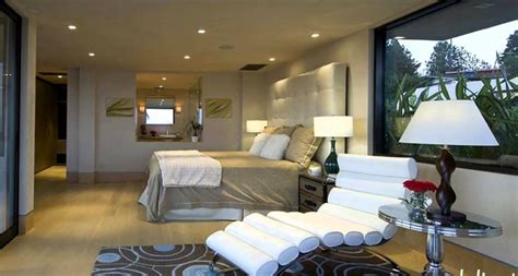 Entrepreneur bill gates founded the world's largest software business, microsoft, with paul allen, and subsequently became one of the richest men in the world. Bill Gates - Celebrity Net Worth - Salary, House, Car