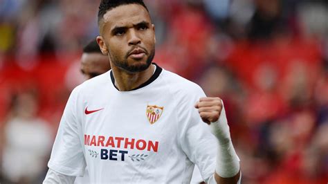 يلتقي فريقي ليفربول ومانشستر سيتي ضمن الجولة الثالثة والعشرين من الدوري الإنجليزي الممتاز، علي ملعب آنفيلد، لقاء قمة كبيرة بين السيتي وليفربول، ويطمح فيها الأول في تحقيق الإنتصار من أجل ثلاث نقاط هامة في مسيرته من أجل توسيع الفارق مع. ليفربول ومانشستر يونايتد مهتمان بالتعاقد مع يوسف النصيري ...