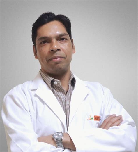Dr Rajni Ranjan Best Orthopedician In Noida Delhi Ncr