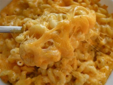 Whole foods prints the ingredient list (not the recipe!) with all the prepared food they sell, and for the mac and cheese it mentions ricotta cheese, cream, cheddar, parmigiano, but does not. Mikes farm mac and cheese recipe - MISHKANET.COM
