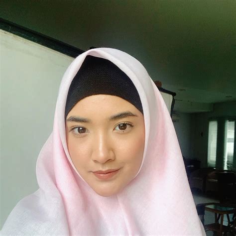 profil nadya arina biodata foto agama facebook twitter instagram riset