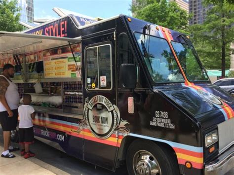 They typically have food trucks and sometimes have free concerts out there too. Dallas Food Trucks Klyde Warren Park Food Truck | On The ...