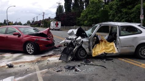 1 Dead 2 To Hospital In 2 Car Crash In Richmond Bc Cbc News