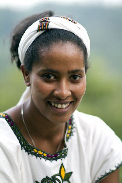 Sidamo Lady At Yirga Alem Ethiopia Women Of Ethiopia Ethiopian People Ethiopian Women