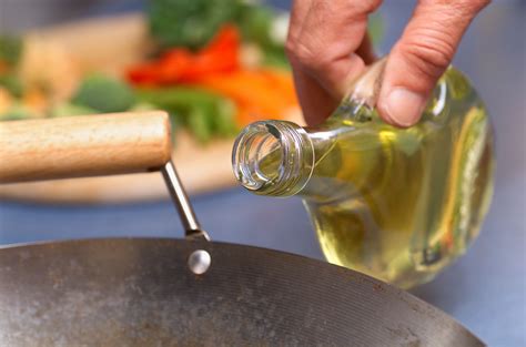 It is rich in polyunsaturated and monosaturated fatty acids that are important for healthy hairs. Safflower Oil Nutrition Facts: Calories, Carbs, and Health ...
