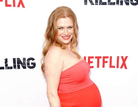 Mireille Enos From Summers Most Stylish Pregnant Celebs E News