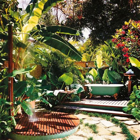 Stunning Outdoor Showers That Will Leave You Invigorated Outdoor