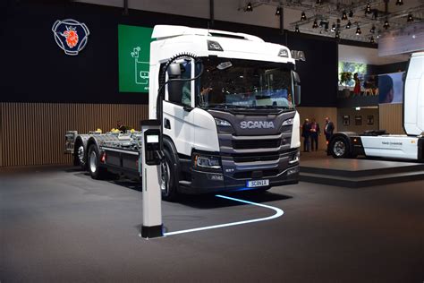 Nfz Messe Scania Pr Sentiert Neueste E Fahrzeuge Erstmals Zum