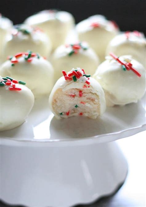 So simple and easy to make. 30 Yummy and Easy Christmas Dessert Recipes - Easyday
