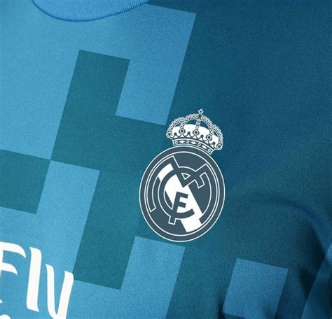 Toni kroos, gareth bale, benzema, marcelo, lucas vázquez y zidane protagonizan el anuncio de las 2 nuevas equipaciones para la próxima campaña. Blue Real Madrid Jersey 2017-18 | New Real Third Kit 2017 ...