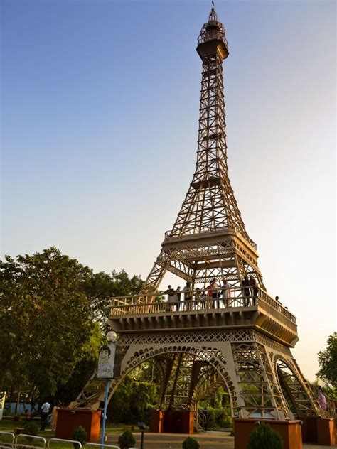 Replicas Of The Eiffel Tower
