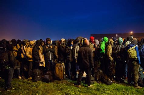 La Francia Chiude Il Campo Profughi Di Calais Foto Internazionale