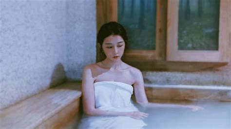 The site owner hides the web page description. 邵雨薇素顏床照流出 深夜嬌喊：來我旁邊 - 星光 - 時尚