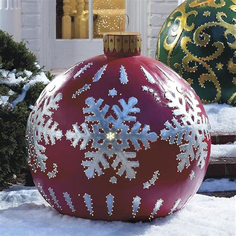 30 Ornaments For Outdoor Trees
