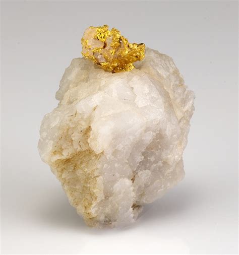 Gold In Quartz Minerals For Sale 2632972
