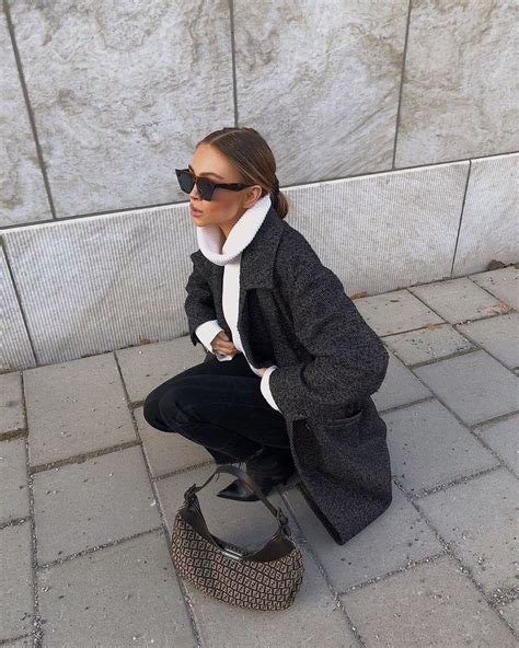 Felicia W On Instagram “city Stroll Thursday”