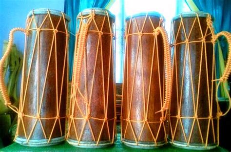 Keledi keledi merupakan nada alat musik tradisional kalimantan barat yang dimainkan dengan cara ditiup. 44 Gambar Alat Musik Tradisional Indonesia Serta Daerah Asal