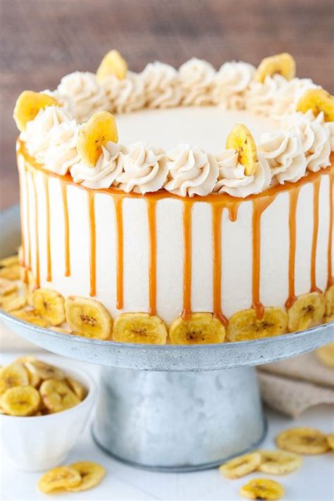Banana cake, aka banana bread, is one of the easiest cakes to make. 11 Easy Banana Cake Recipes - How to Make Banana Cake