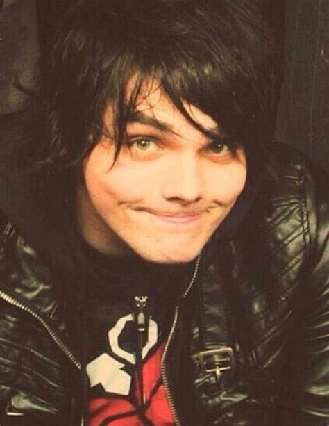 pin by heather hobart on my chemical heartbreak gerard way my chemical romance gerard way tumblr
