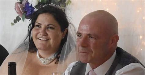 Teenage Sweethearts Reunited After Two Decades Tie The Knot 27 Years
