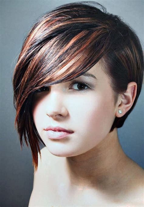Long hair is known to make women look younger and feel healthier. As 25 melhores ideias de Short hair long fringe no ...