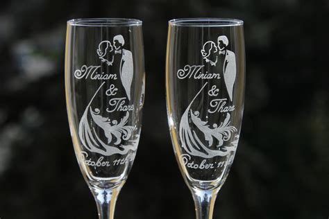 Gifts infinity engraved wedding interlock hearts champagne flutes set of 2 personalized toasting glasses (interlock heart). 2 engraved wedding glasses personalized champagne glasses