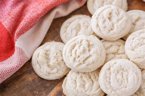 amish sugar cookies {melt in your mouth} lil luna