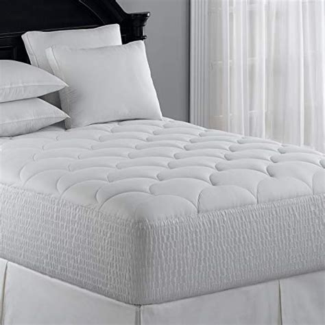 This mattress topper moulds to the contours of the body as it aims to help reduce stress, relieve pressure, back pain and aching joints. Marriott Mattress Topper - King - Fits Mattresses Up to 15 ...