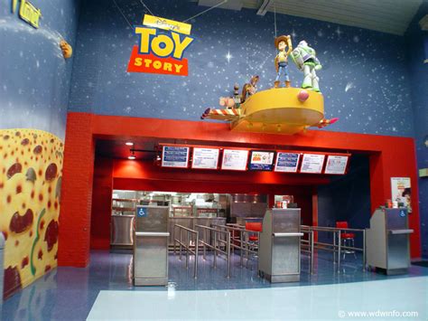 Dining Toy Story Pizza Planet Arcade02