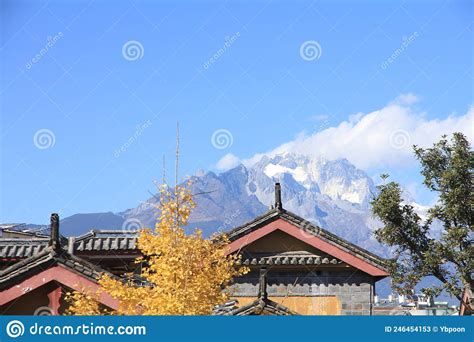 Jade Dragon Snow Mountain In Lijiang Yunnan Province China Stock