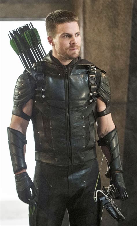 Picture Of Green Arrow Oliver Queen Stephen Amell