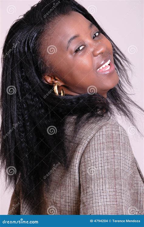 jeune fille africaine attirante photo stock image du regarder formel 4794204