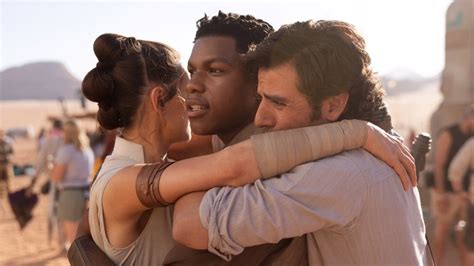 Star Wars Episode 9 Cast Wrap Photo Every Tiny Detail We Noticed Ign