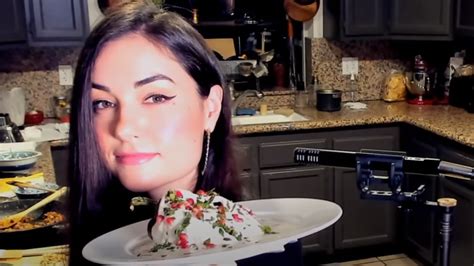 Video Sasha Grey Seduce Ahora Con Sus Recetas De Cocina Y Hace Chiles En Nogada
