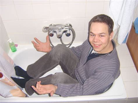 Verdammt kleine Badewanne Foto & Bild | erwachsene, menschen Bilder auf fotocommunity