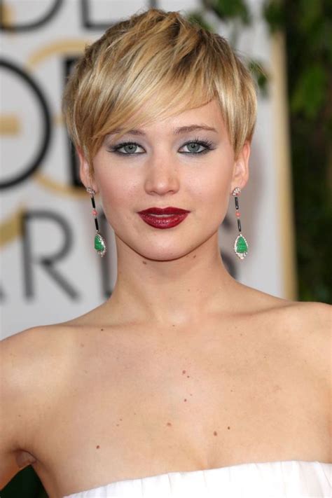 25 Amazing Haircuts For Round Faces To Inspire You Feed Inspiration