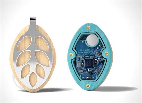 Ces bracelets en chaîne gras vraiment faire une déclaration sur leur propre et l'air étonnant empilés avec vos favoris. Leaf, le Bijou Connecte à Faire Oublier la Montre Apple ...