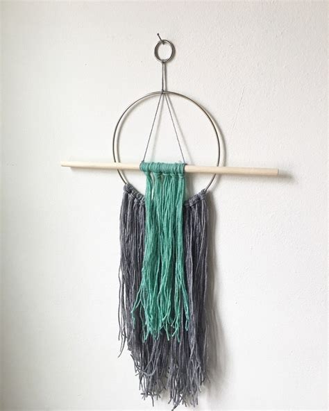 Do It Yourself How To Make A Modern Dream Catcher Yarn