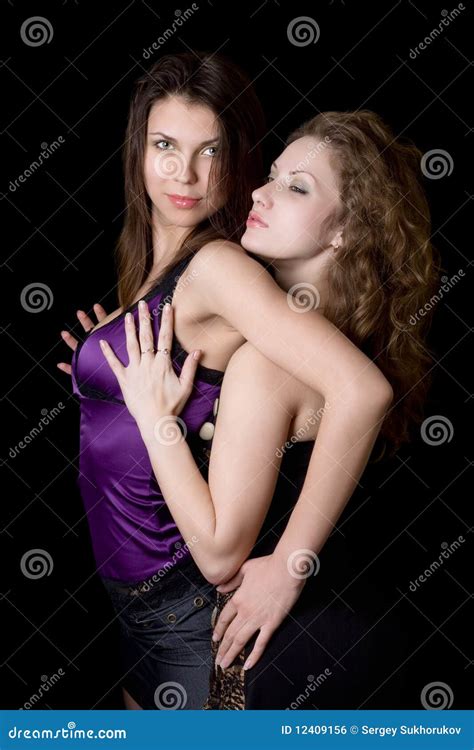 Verticale Des Deux Femmes Sexy Photo Stock Image Du Aimer Attirance