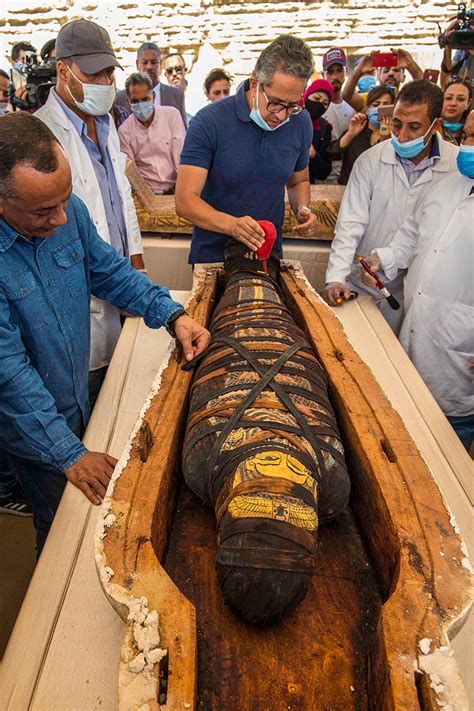 อียิปต์ พบ 59 โลงศพโบราณ 2500 ปี เปิดโลงเจอ มัมมี่ สมบูรณ์ราวเพิ่งฝัง